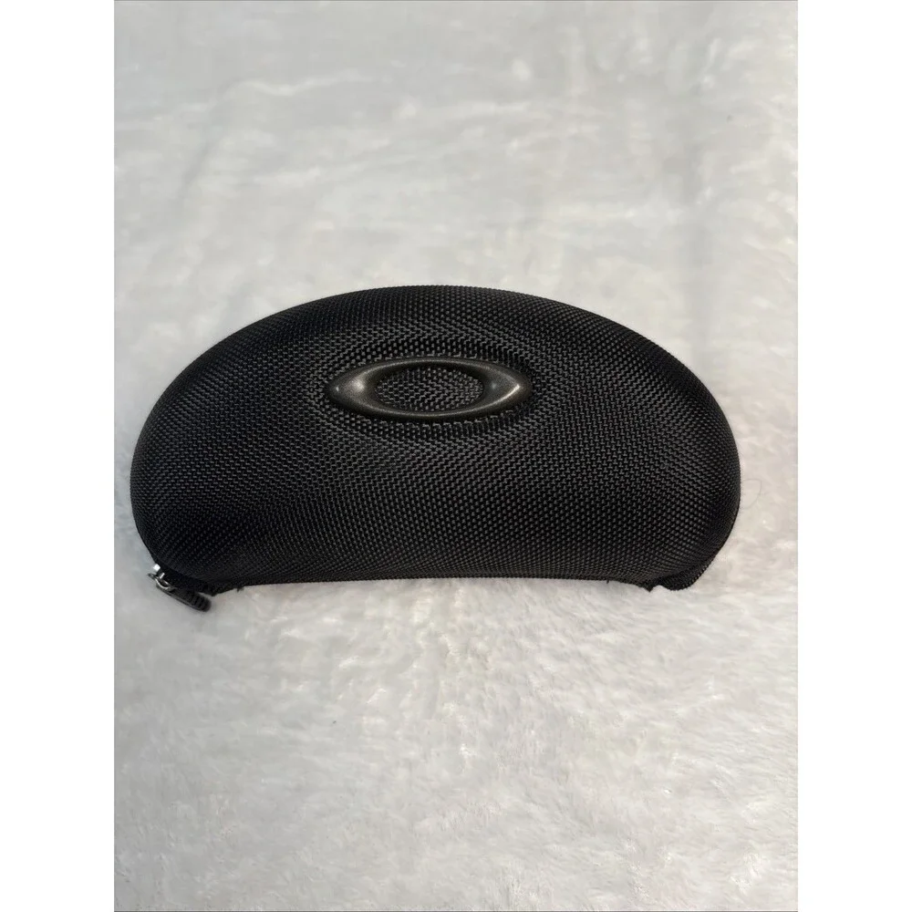 Oakley Hard Sunglasses Case W/Zipper Black w/ Grey Logo Eyewear Protector
